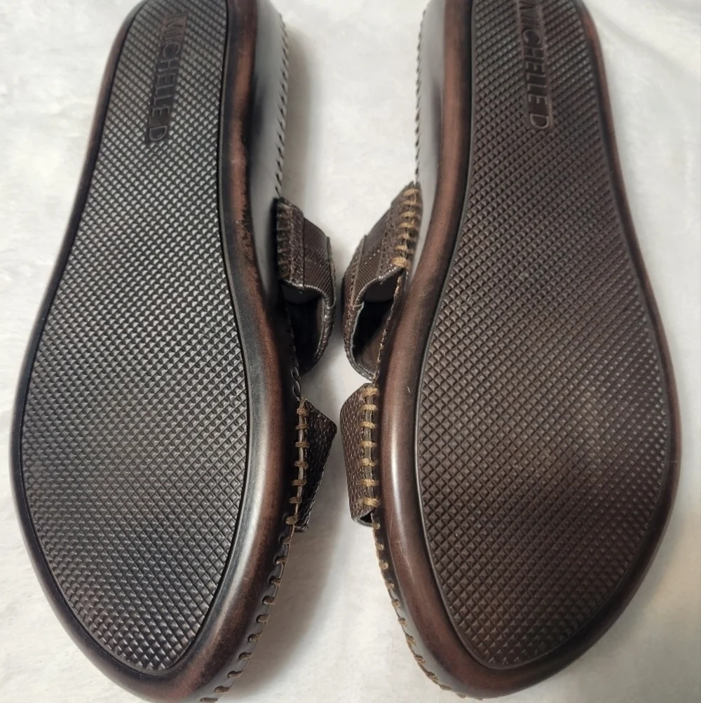 Michelle d sandals, size 9, brown with flower